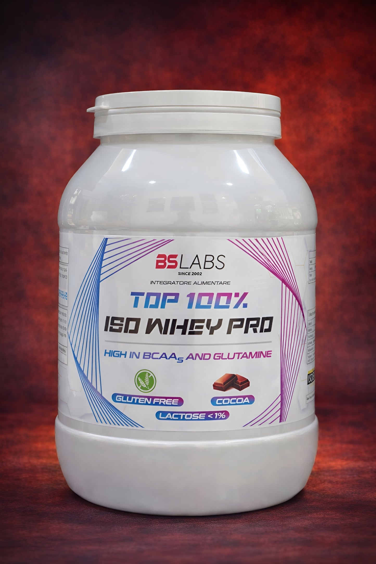 Bslabs ISO Whey Protein Isolate 900g container with label showing 85% protein, BCAA, and glutamine for muscle recovery.